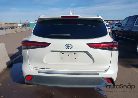 2021 Toyota Highlander L z USA, uszkodzony, nr VIN 5TDCZRAH0MS522593